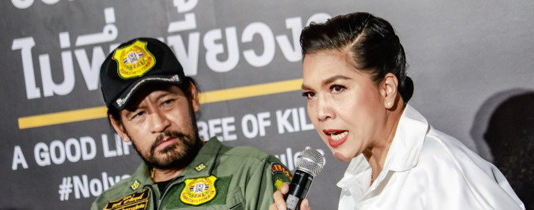 Thai actor and director Bhin Banloerit (left), and Actress “Top” Daraneenute Pasutanavin (right). Photo: WildAid and USAID Wildlife Asia.